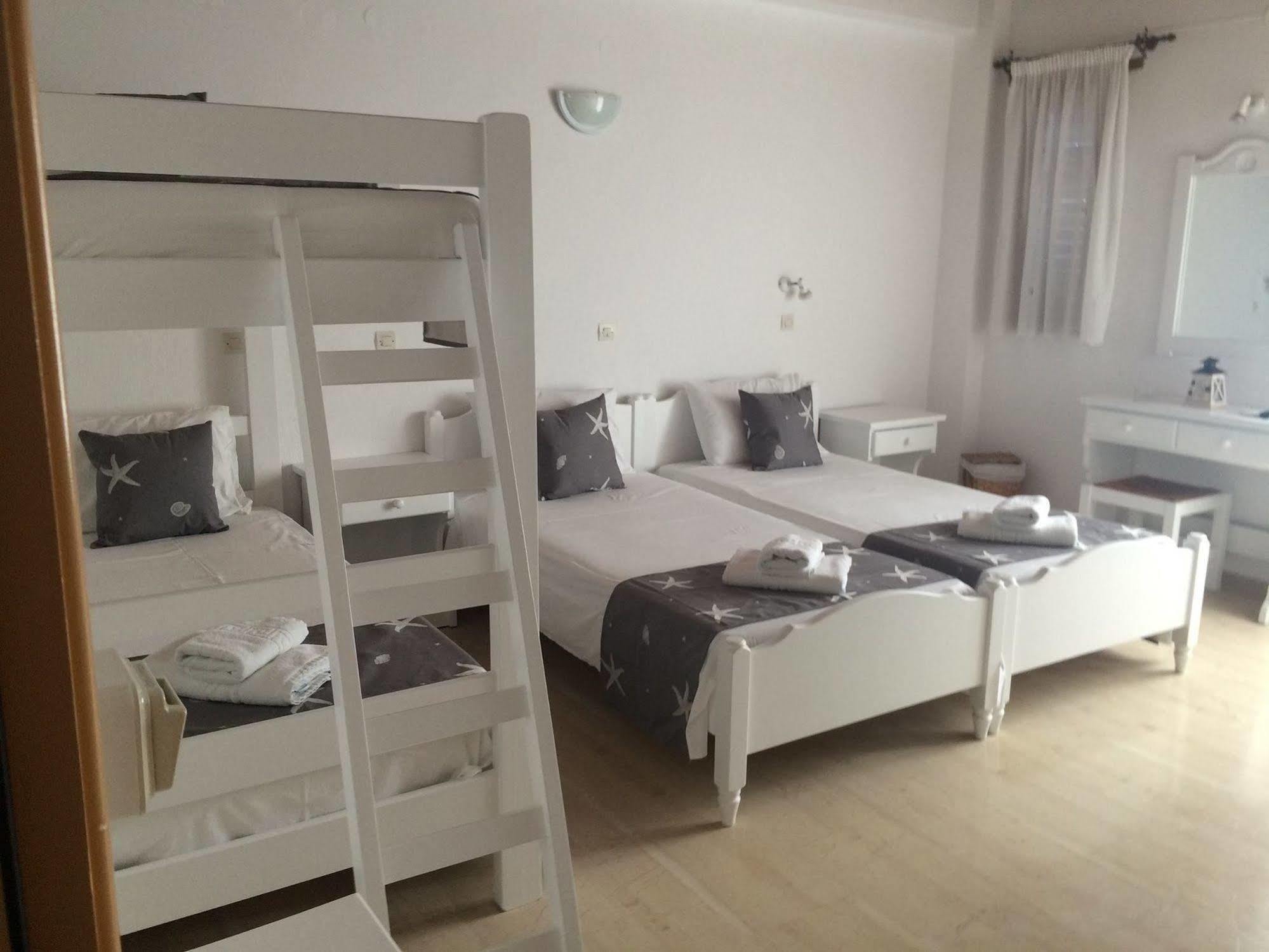 Fisilanis Beachfront Hotel Logaras
